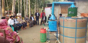 Group surrounding the BAU-STR dryer.